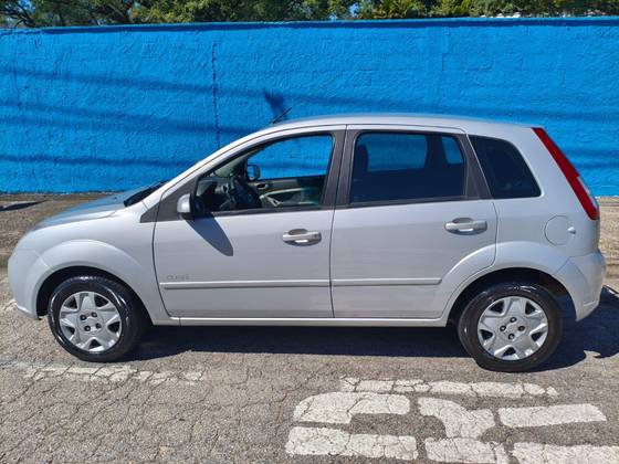 FORD FIESTA 1.6 MPI HATCH 8V FLEX 4P MANUAL FORD FIESTA 1.6 MPI HATCH 8V FLEX 4P MANUAL
